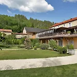 Les Glycines - & - Teritoria Hotel Les Eyzies