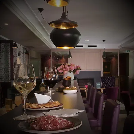 Les Glycines - & - Teritoria Hotel