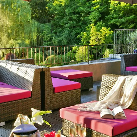 Les Glycines - Restaurant&spa Hotel