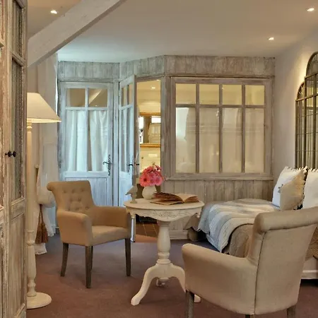 Hotel Les Glycines - & - Teritoria 4*