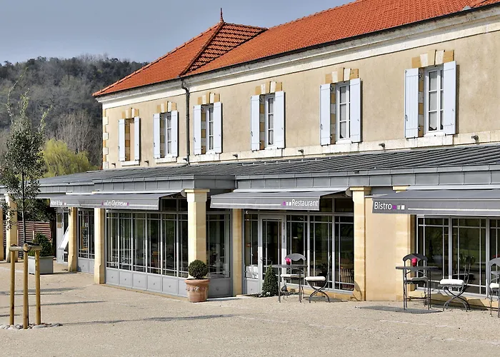 Hotell Les Glycines - & - Teritoria