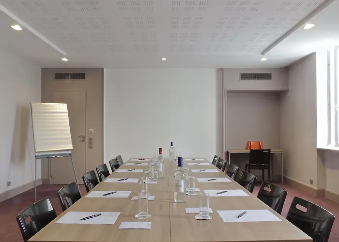 Les Glycines - & - Teritoria 4*