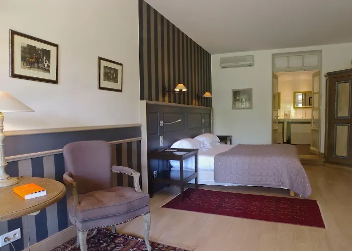 Hotel Les Glycines - & - Teritoria 4*