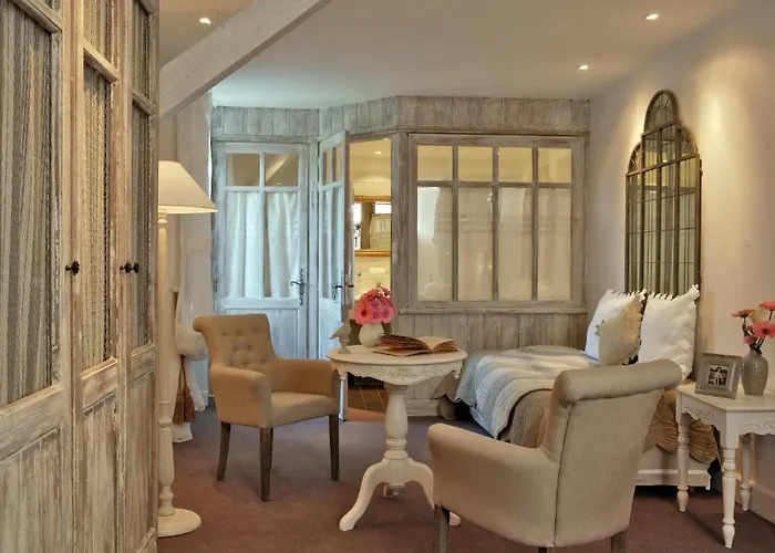 Hotell Les Glycines - & - Teritoria 4*