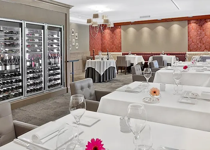 Les Glycines - & - Teritoria Hotell 4*