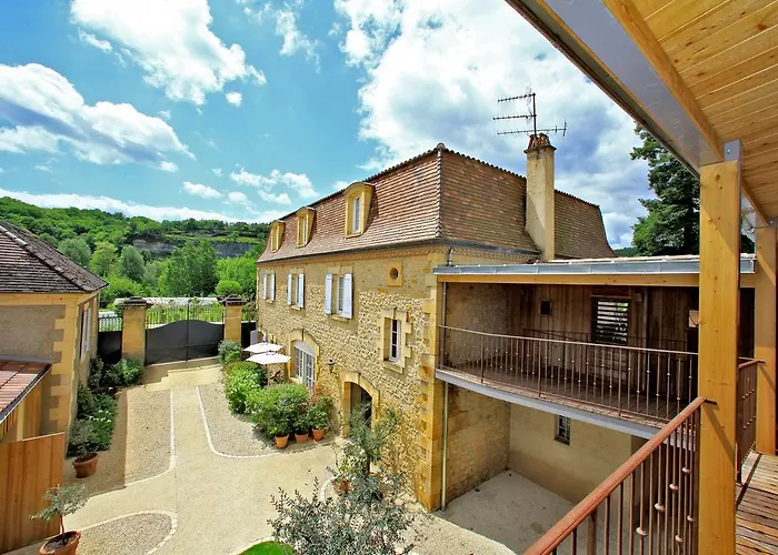 Hotell Les Glycines - & - Teritoria 4*